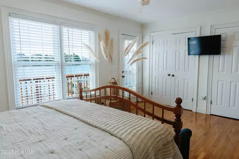 Bedroom - 124 Catnip Point Rd, Bath, NC 27808 photo 5 of 15