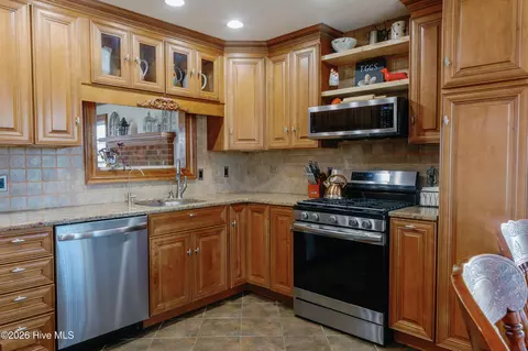 Kitchen - 124 Catnip Point Rd, Bath, NC 27808 photo 2 of 4