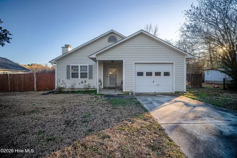 247 Pollard Dr, Jacksonville, NC 28540