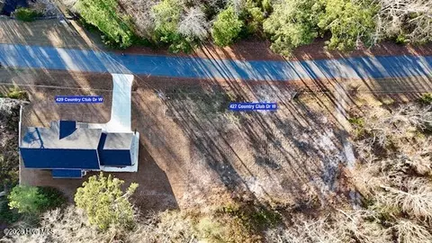 401 Country Club Dr W, Minnesott Beach, NC 28510