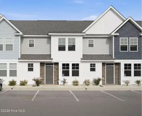 227 Sandy Cove Ln, Sneads Ferry, NC 28460