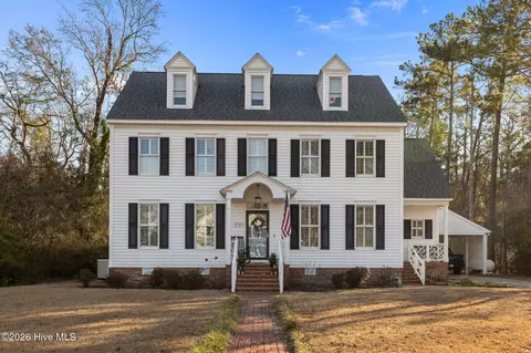 2707 E Fairway Rd, Morehead City, NC 28557