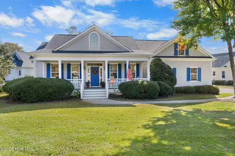 5110 Hollow Tree Dr, Southport, NC 28461
