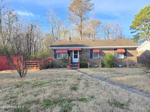 1215 Gosnold Ave, Elizabeth City, NC 27909