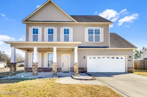501 New Hanover Trl, Jacksonville, NC 28546