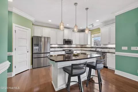 Kitchen - 506 Montgomery Loop, Hampstead, NC 28443 photo 2 of 3