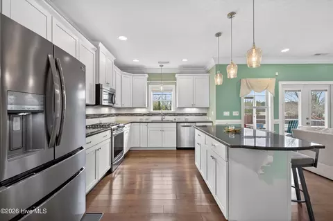 Kitchen - 506 Montgomery Loop, Hampstead, NC 28443 photo 3 of 3