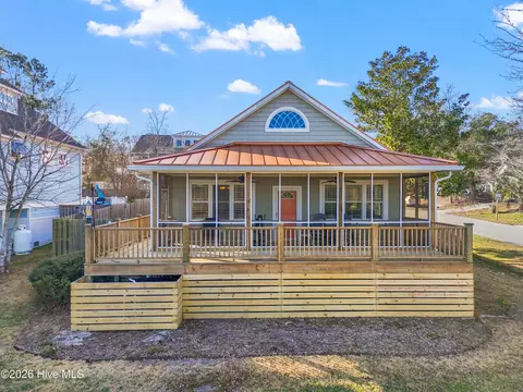 1501 E Yacht Dr, Oak Island, NC 28465