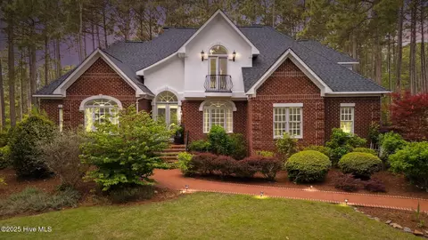 5 Wake Forest Ct, Southern Pines, NC 28387