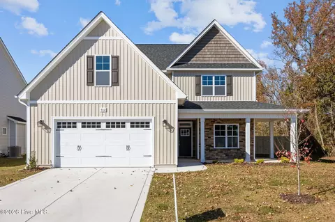 402 Lyman Dr, Fayetteville, NC 28312