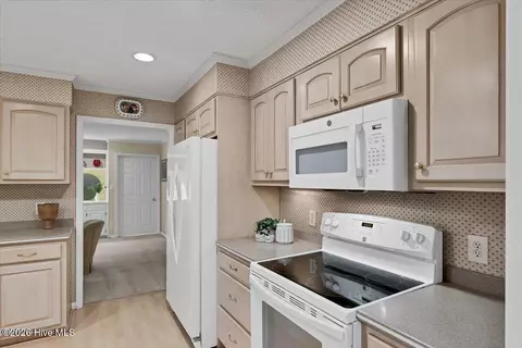 Kitchen - 32 Bogie Dr, Whispering Pines, NC 28327 photo 6 of 6