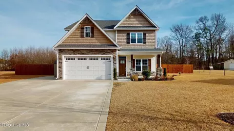 106 Abbington Pl, Pikeville, NC 27863