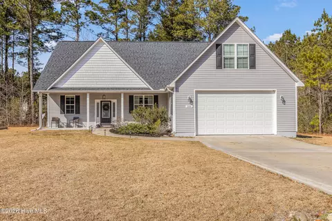 305 Brinley Pl, Maple Hill, NC 28454