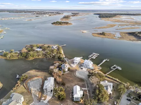 221 Deer Island Rd, Swansboro, NC 28584