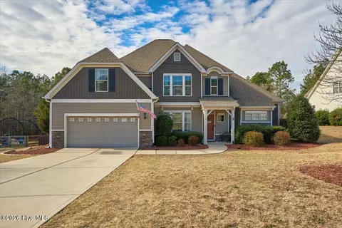 14 Victoria Dr, Whispering Pines, NC 28327
