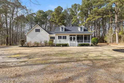 6628 Stag Park Rd, Burgaw, NC 28425