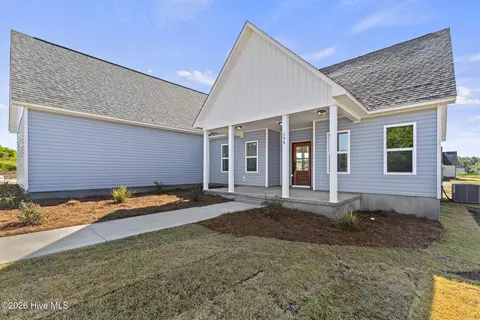 296 Haywood Dr, Richlands, NC 28574