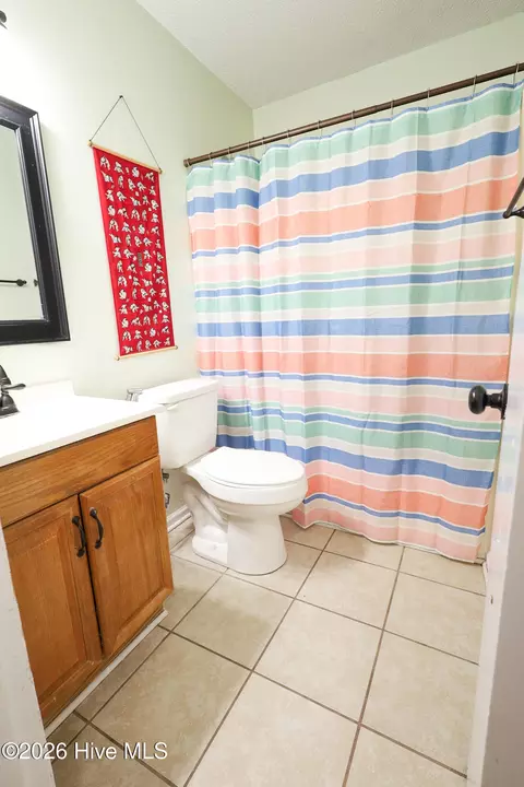 Bath - 104 Crown Point Rd, Hubert, NC 28539 photo 1 of 3