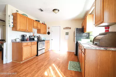 Kitchen - 104 Crown Point Rd, Hubert, NC 28539 photo 1 of 4