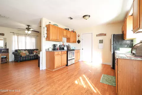 Kitchen - 104 Crown Point Rd, Hubert, NC 28539 photo 2 of 4