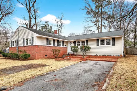 709 Davis St, Jacksonville, NC 28540