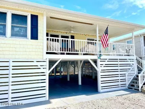 413 37th St, Sunset Beach, NC 28468