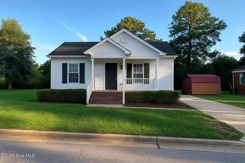 1207 Davenport St, Greenville, NC 27834