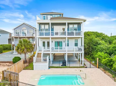 822 S Topsail Dr #B, Surf City, NC 28445