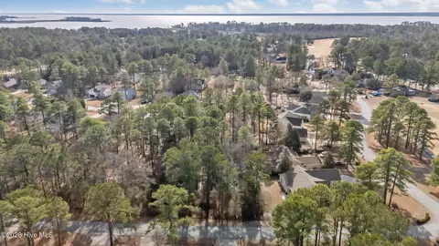 1002 Barkentine Dr, New Bern, NC 28560