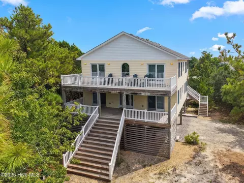 514 Robin Ln, Corolla, NC 27927