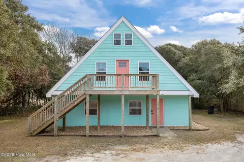 5713 Emerald Dr, Emerald Isle, NC 28594