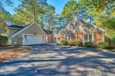 200 Westchester Cir, Pinehurst, NC 28374