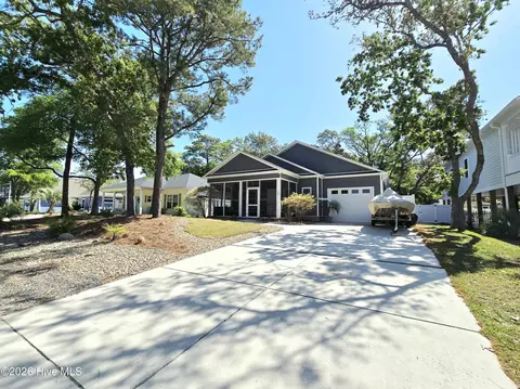 108 NE 36th St, Oak Island, NC 28465