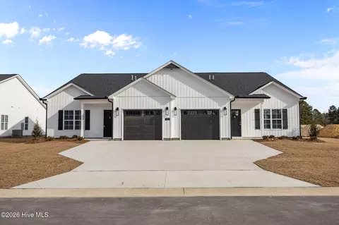 121 Lady O Dr #B, Greenville, NC 27834