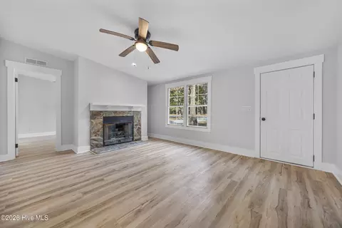 814 Wildwood Cir, Hampstead, NC 28443 photo 14