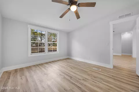 814 Wildwood Cir, Hampstead, NC 28443 photo 17
