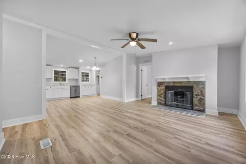 814 Wildwood Cir, Hampstead, NC 28443 photo 13