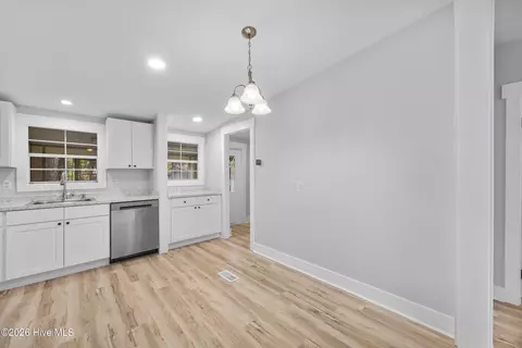 814 Wildwood Cir, Hampstead, NC 28443 photo 22