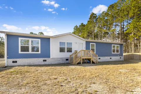 288 Folkstone Rd, Holly Ridge, NC 28445