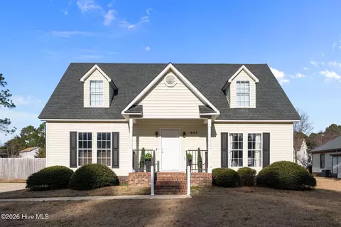 905 Autumn Dr, Greenville, NC 27834