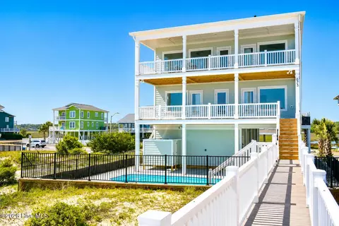 673 Ocean Blvd W, Holden Beach, NC 28462