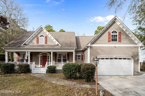 123 Bayshore Dr, Sneads Ferry, NC 28460