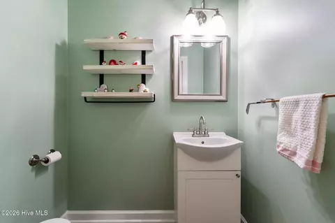 Bath - 40 Doral Dr, Pinehurst, NC 28374 photo 5 of 6