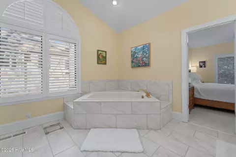 Bath - 40 Doral Dr, Pinehurst, NC 28374 photo 2 of 6