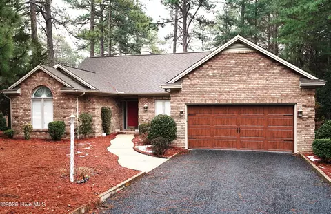40 Doral Dr, Pinehurst, NC 28374