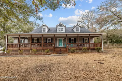 208 Shoreline Dr, Cedar Point, NC 28584