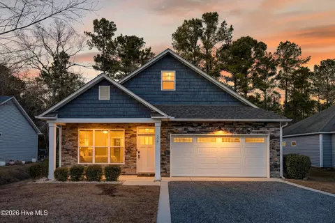 376 Southbend Ct NE, Leland, NC 28451