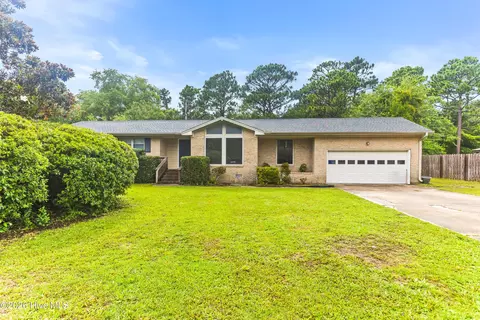 30 S Cardinal Dr, Wilmington, NC 28403