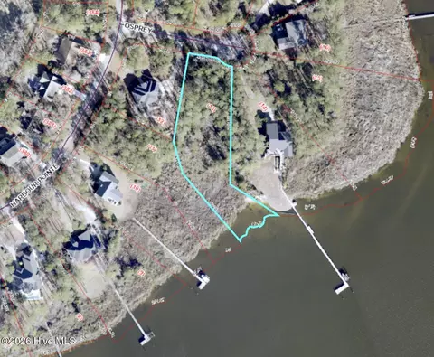 902 Osprey Ct, New Bern, NC 28560