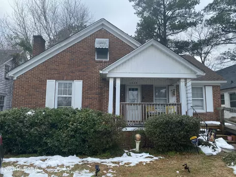 1320 Queens Rd, Kinston, NC 28501
